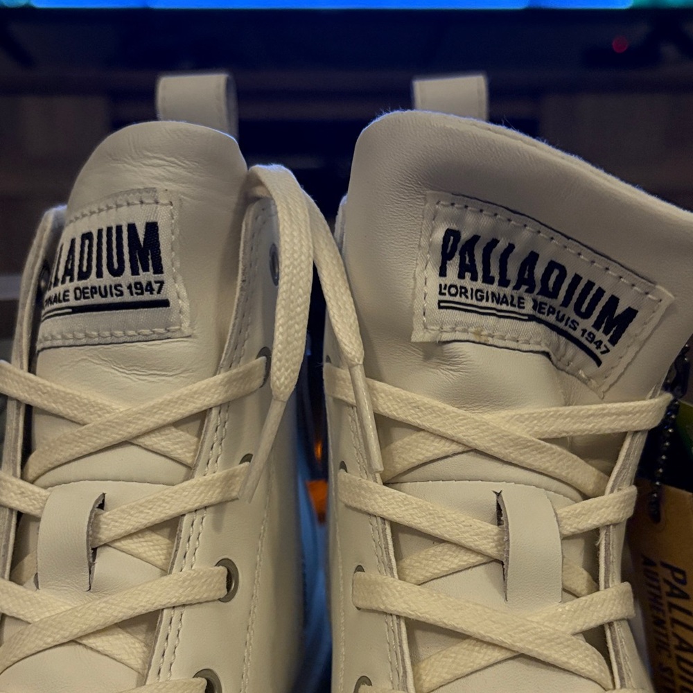 #134 Palladium Women's 9 white/lcream Combat Boots NWTWB organic shock 2 - Picture 2 of 13